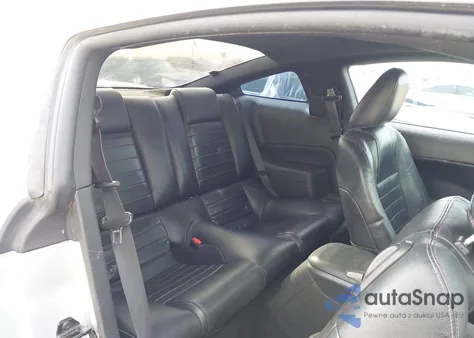 2008 Ford Mustang V6 Deluxe/V6 Premium z USA, uszkodzony, nr VIN 1ZVHT80N785152731